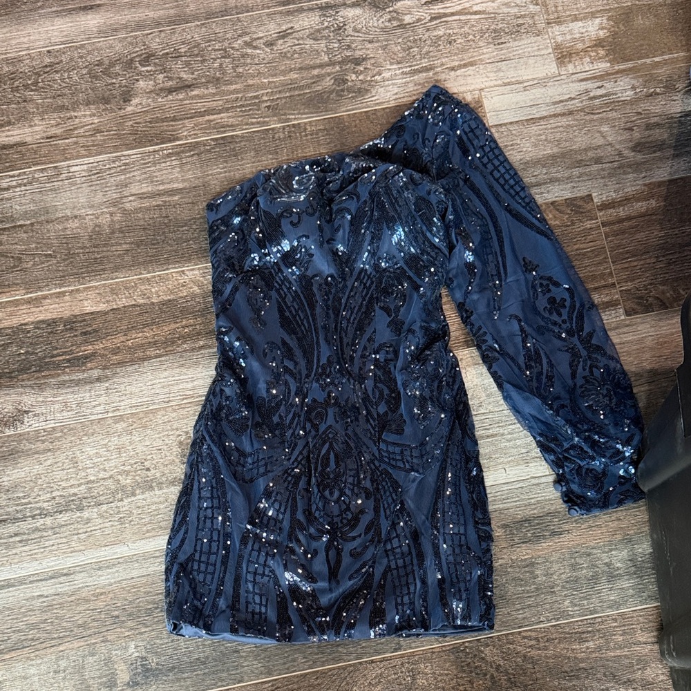 Elegant One-Shoulder Sequin Dress